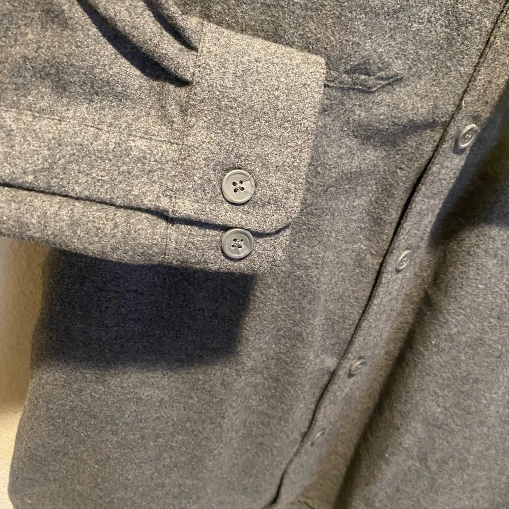 Boston Traders Long sleeve button up size small gray 100%‎ cotton